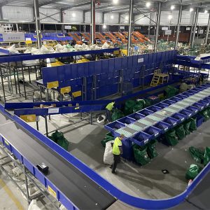 Chuyền băng tải phân loại Logistic
